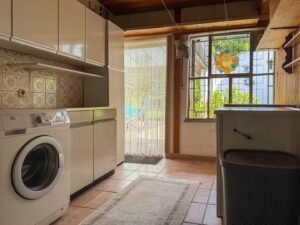 Waschküche / Zugang zum Garten