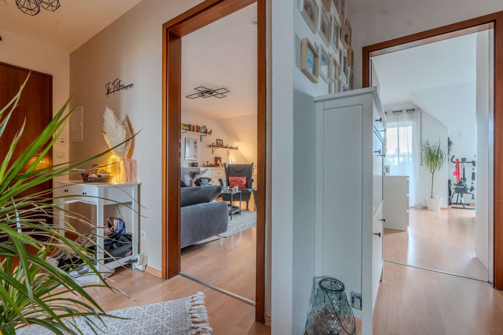 Diele Blick ins WZ und SZ